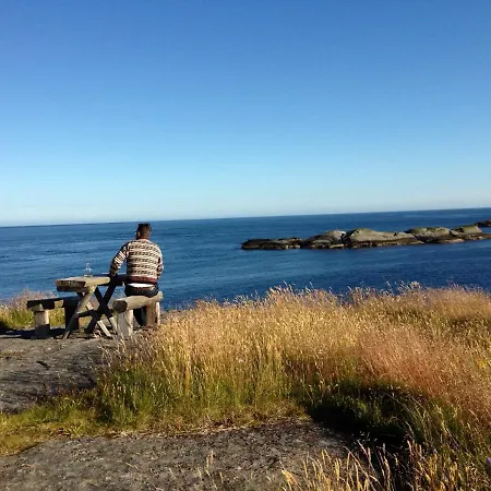Rorbua På Toppøya *