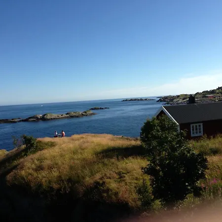 Rorbua På Toppøya Reine